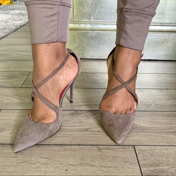 Charles Jourdan Criss-cross Suede Pumps - Picture 4 of 7